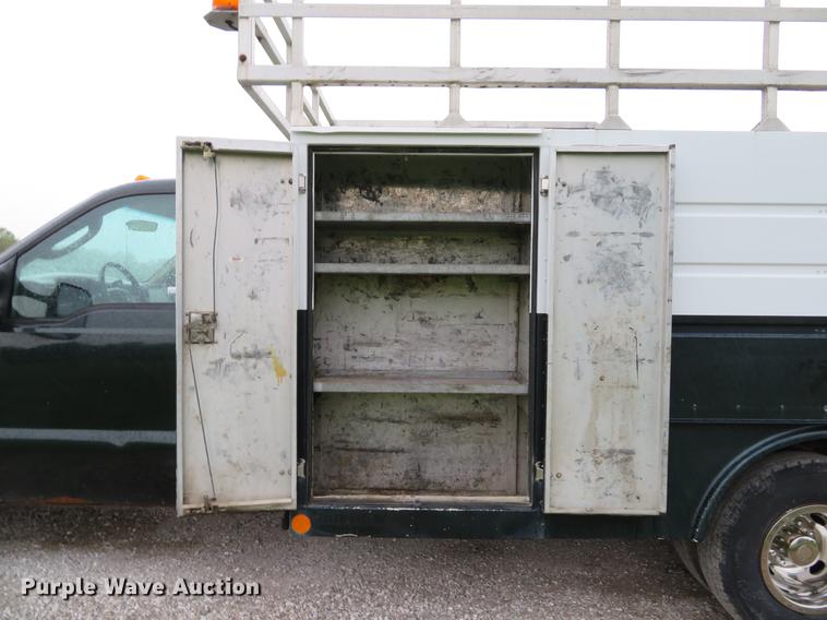 image for item EV9641 2003 Ford F350 Super Duty XL utility bed pickup truck