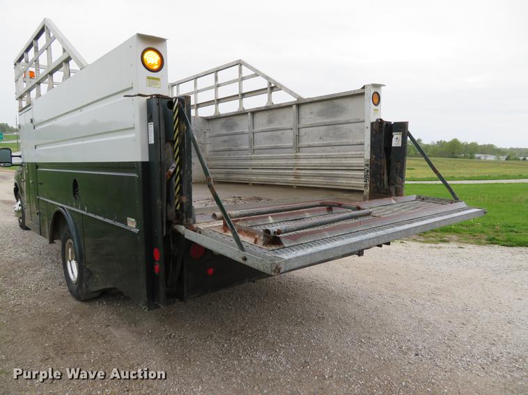 image for item EV9641 2003 Ford F350 Super Duty XL utility bed pickup truck