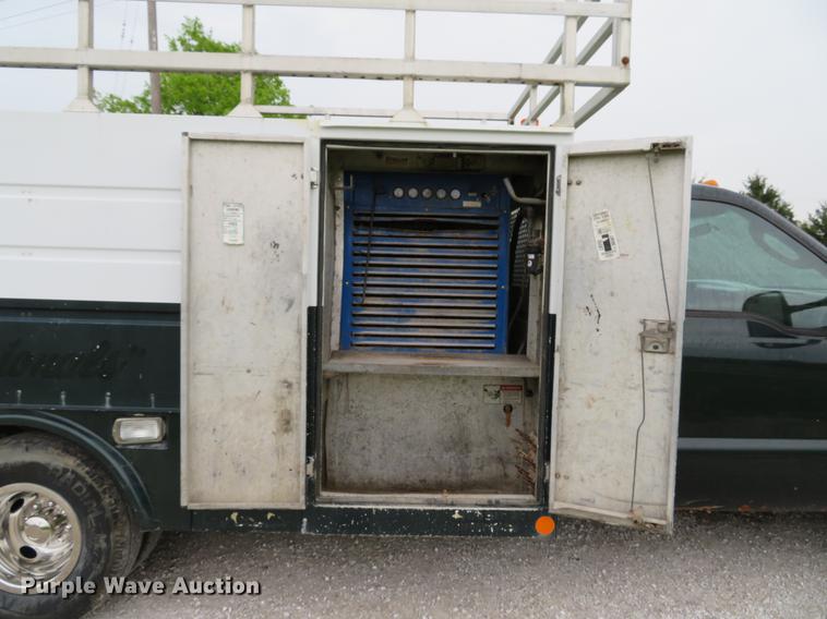 image for item EV9641 2003 Ford F350 Super Duty XL utility bed pickup truck