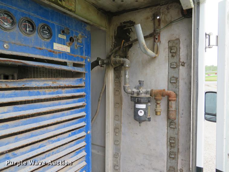 image for item EV9641 2003 Ford F350 Super Duty XL utility bed pickup truck