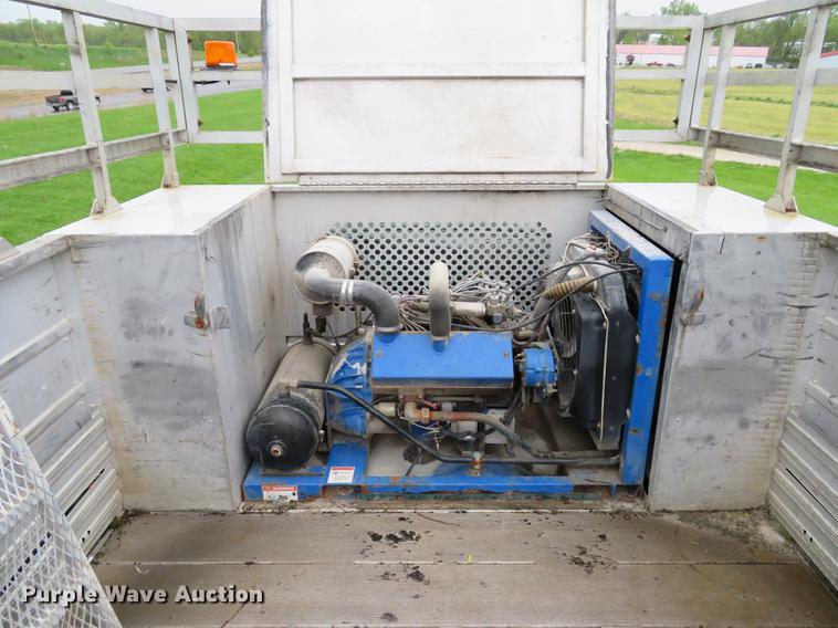 image for item EV9641 2003 Ford F350 Super Duty XL utility bed pickup truck