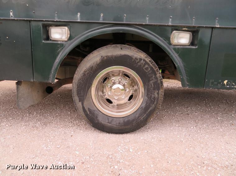 image for item EV9641 2003 Ford F350 Super Duty XL utility bed pickup truck