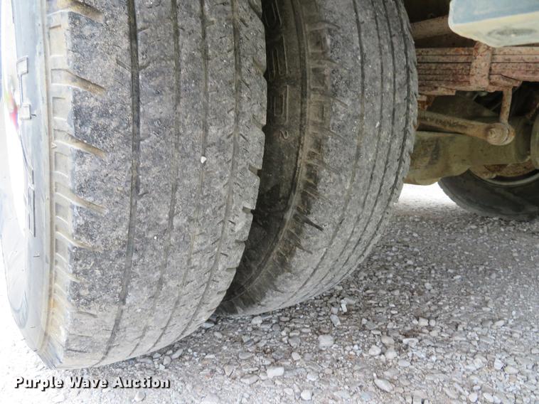 image for item EV9641 2003 Ford F350 Super Duty XL utility bed pickup truck