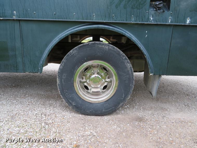 image for item EV9641 2003 Ford F350 Super Duty XL utility bed pickup truck