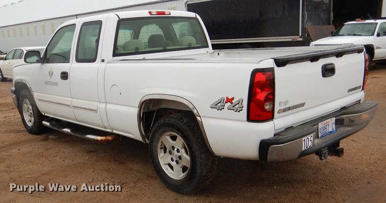 image for item FA9277 2005 Chevrolet Silverado 1500 Ext. Cab pickup truck