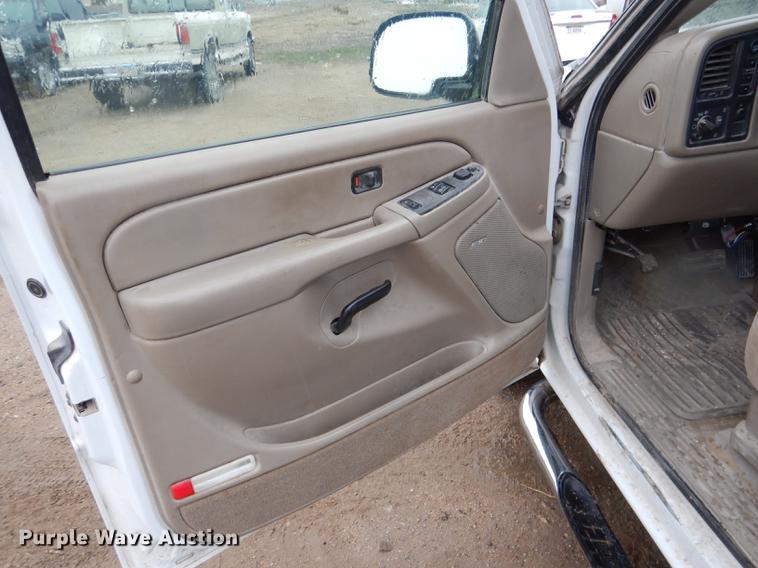 image for item FA9277 2005 Chevrolet Silverado 1500 Ext. Cab pickup truck