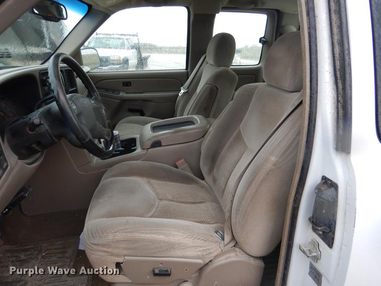 image for item FA9277 2005 Chevrolet Silverado 1500 Ext. Cab pickup truck