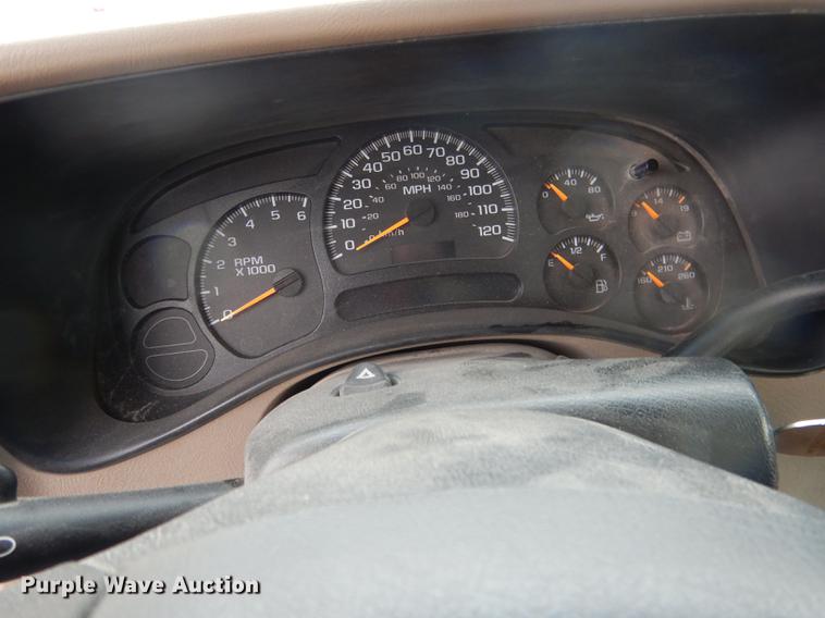 image for item FA9277 2005 Chevrolet Silverado 1500 Ext. Cab pickup truck