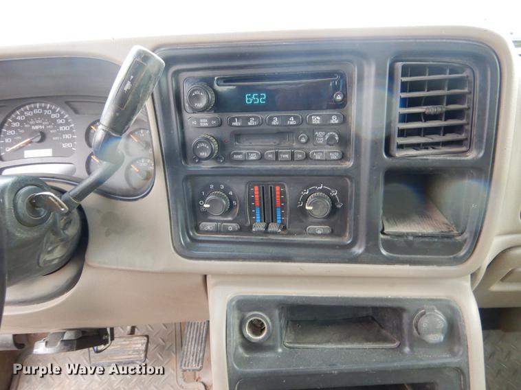 image for item FA9277 2005 Chevrolet Silverado 1500 Ext. Cab pickup truck