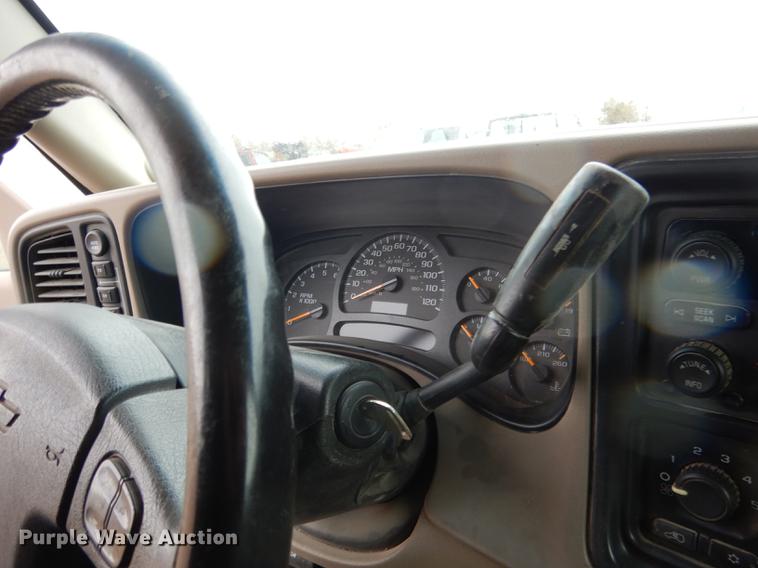 image for item FA9277 2005 Chevrolet Silverado 1500 Ext. Cab pickup truck