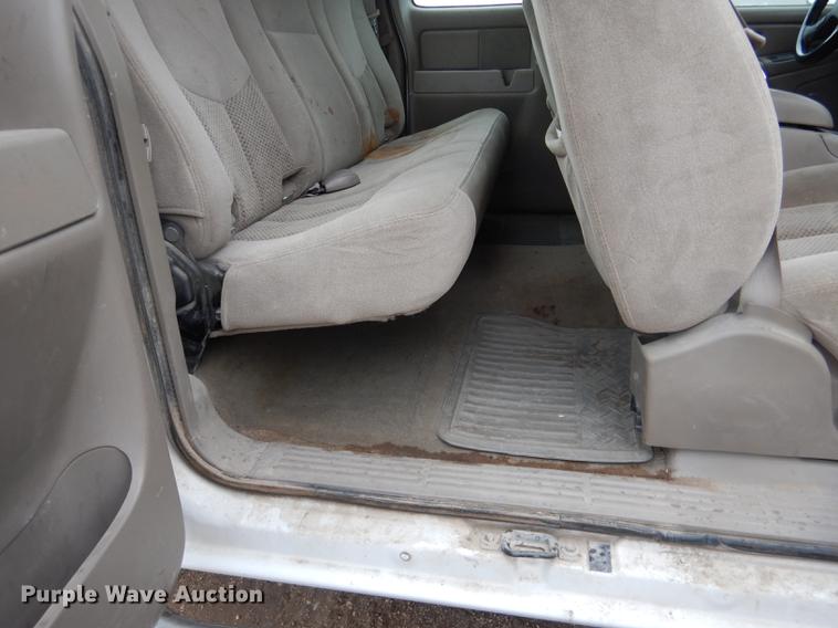 image for item FA9277 2005 Chevrolet Silverado 1500 Ext. Cab pickup truck