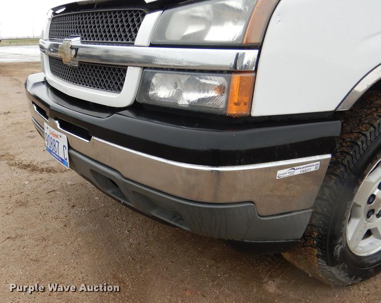 image for item FA9277 2005 Chevrolet Silverado 1500 Ext. Cab pickup truck