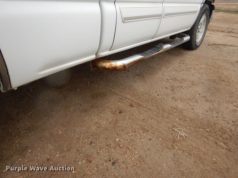 image for item FA9277 2005 Chevrolet Silverado 1500 Ext. Cab pickup truck