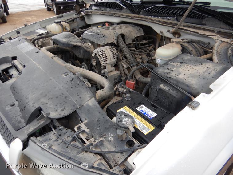 image for item FA9277 2005 Chevrolet Silverado 1500 Ext. Cab pickup truck