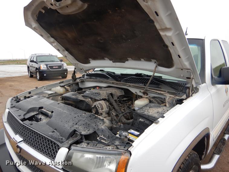 image for item FA9277 2005 Chevrolet Silverado 1500 Ext. Cab pickup truck