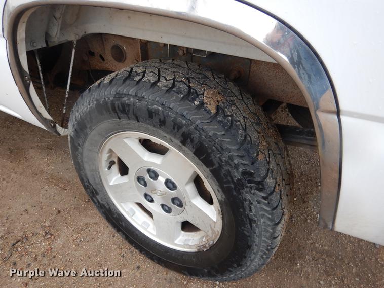 image for item FA9277 2005 Chevrolet Silverado 1500 Ext. Cab pickup truck