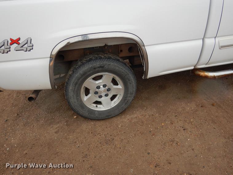 image for item FA9277 2005 Chevrolet Silverado 1500 Ext. Cab pickup truck