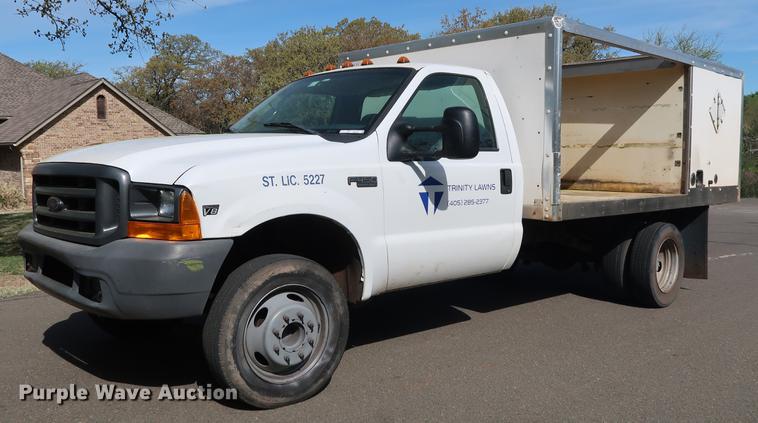 image for item FE9606 1999 Ford F450 Super Duty flatbed applicator truck