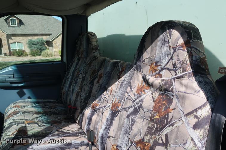 image for item FE9606 1999 Ford F450 Super Duty flatbed applicator truck