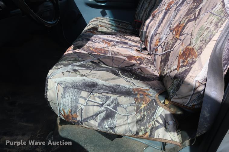 image for item FE9606 1999 Ford F450 Super Duty flatbed applicator truck