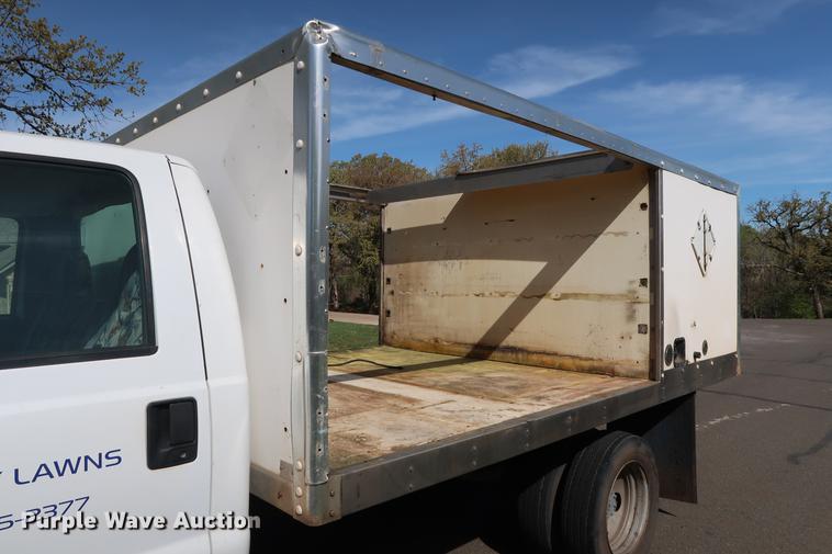 image for item FE9606 1999 Ford F450 Super Duty flatbed applicator truck