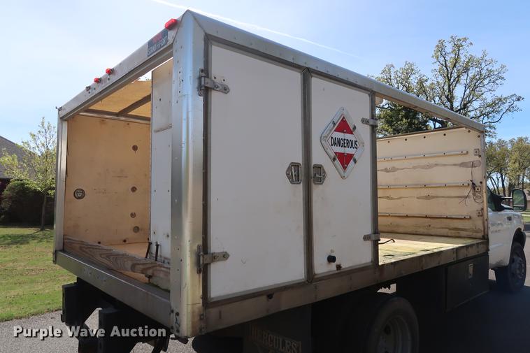 image for item FE9606 1999 Ford F450 Super Duty flatbed applicator truck