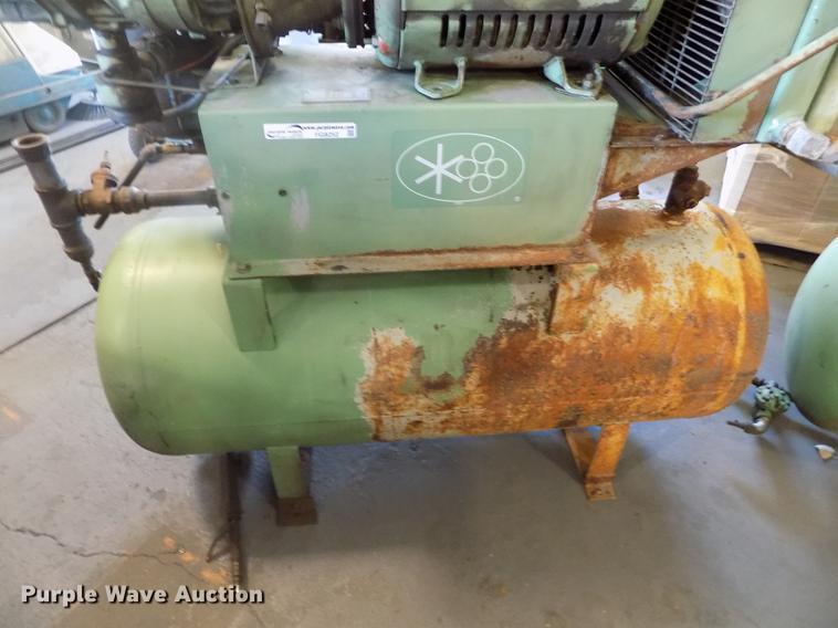 image for item FG9252 Sullair 10B-40AC screw type compressor