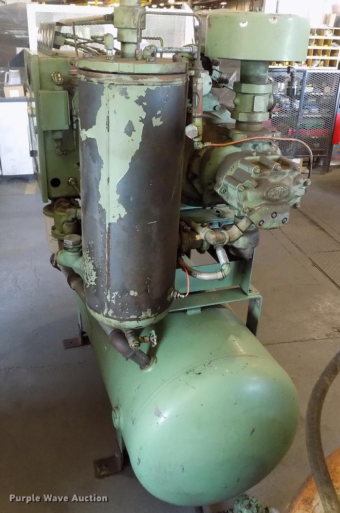 image for item FG9253 Sullair 10B-25AC screw type compressor