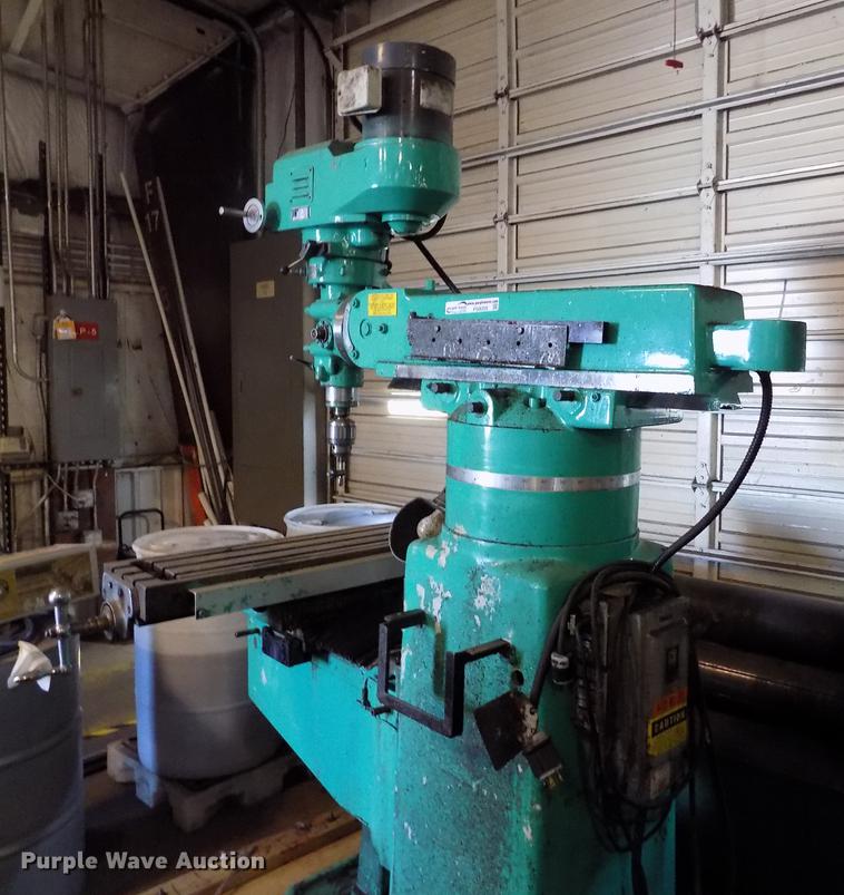 image for item FG9255 1995 Acra AM-4V precision milling machine