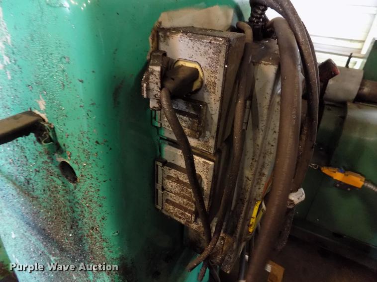 image for item FG9255 1995 Acra AM-4V precision milling machine