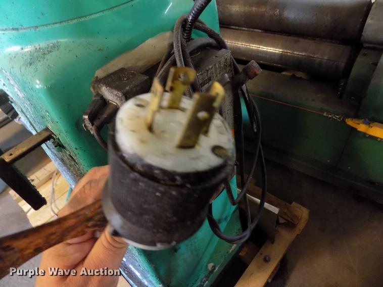 image for item FG9255 1995 Acra AM-4V precision milling machine