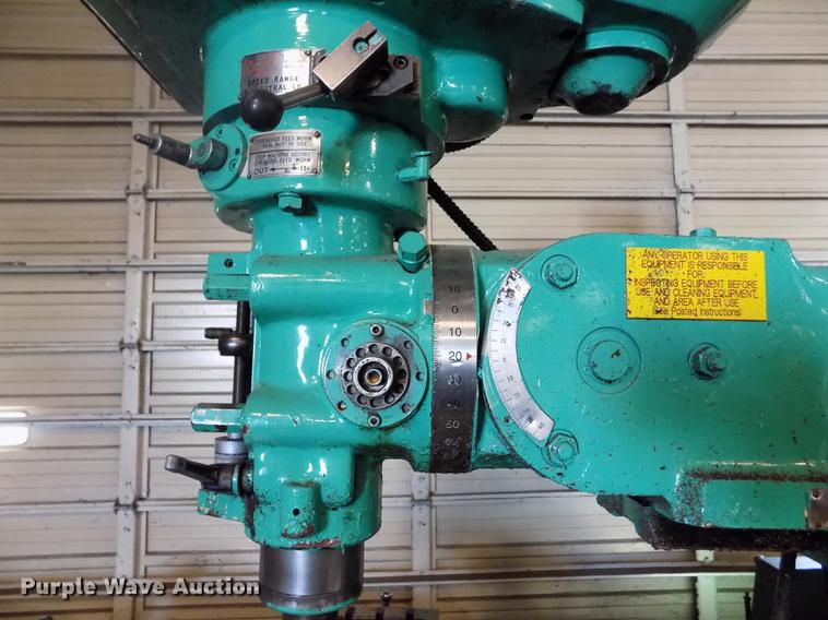 image for item FG9255 1995 Acra AM-4V precision milling machine