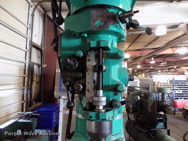 image for item FG9255 1995 Acra AM-4V precision milling machine