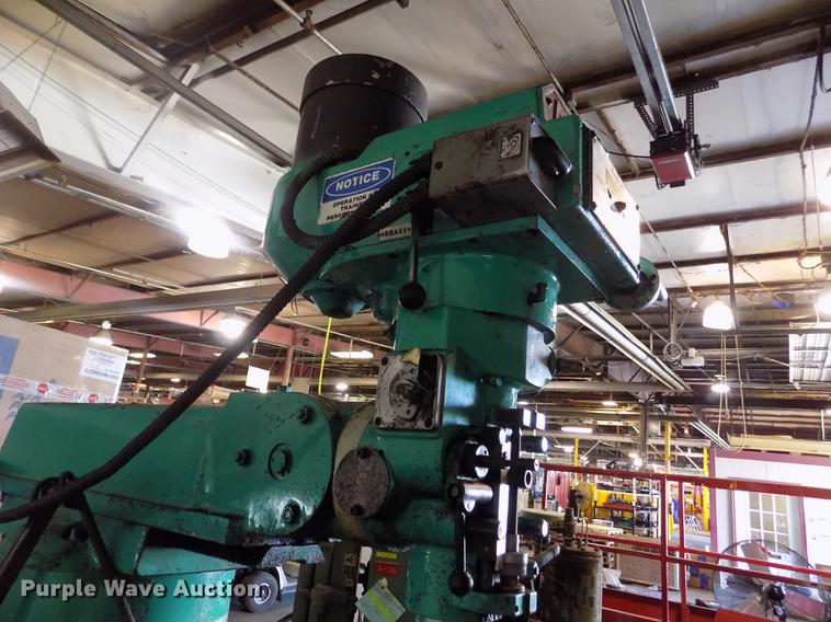 image for item FG9255 1995 Acra AM-4V precision milling machine