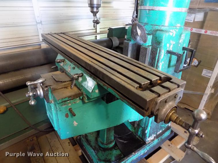 image for item FG9255 1995 Acra AM-4V precision milling machine