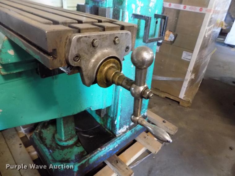 image for item FG9255 1995 Acra AM-4V precision milling machine