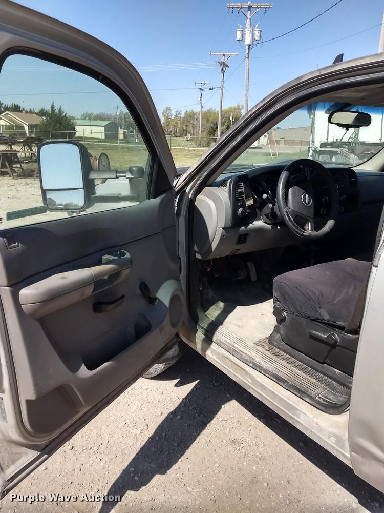 image for item FG9314 2007 Chevrolet Silverado 2500HD pickup truck