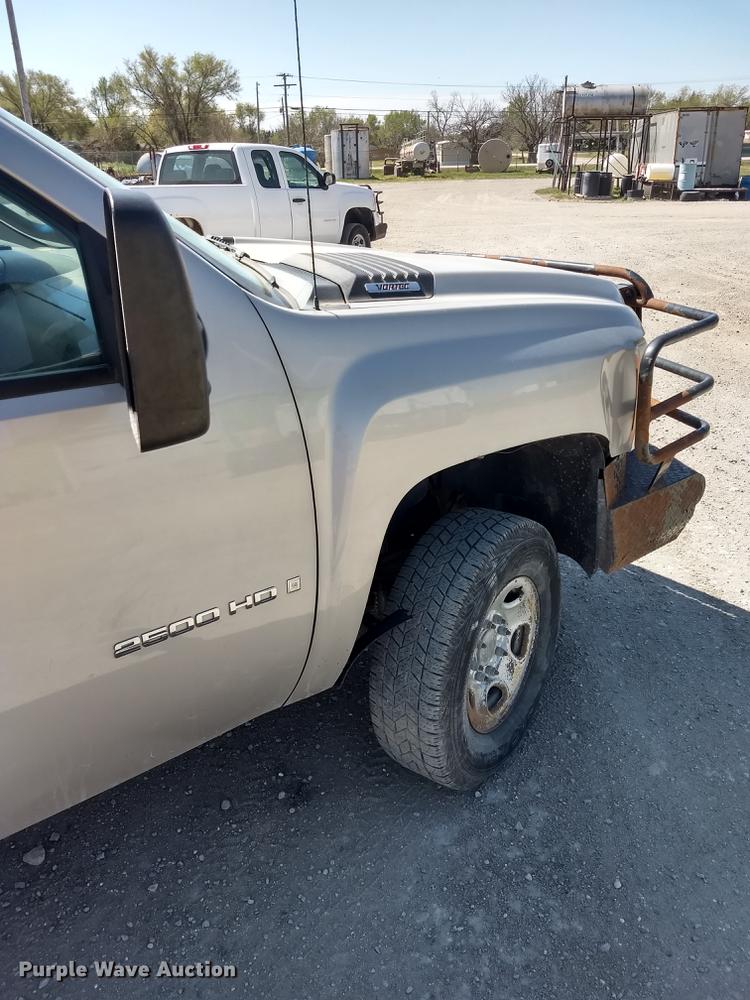 image for item FG9314 2007 Chevrolet Silverado 2500HD pickup truck