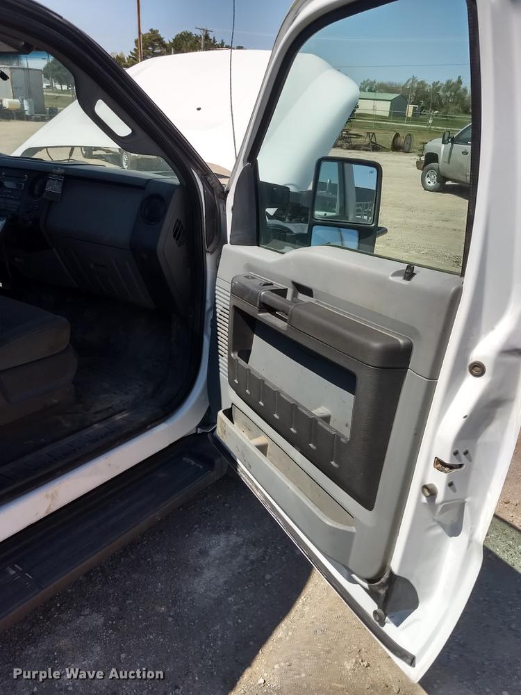 image for item FG9315 2012 Ford F250 Super Duty FX4 SuperCab pickup truck