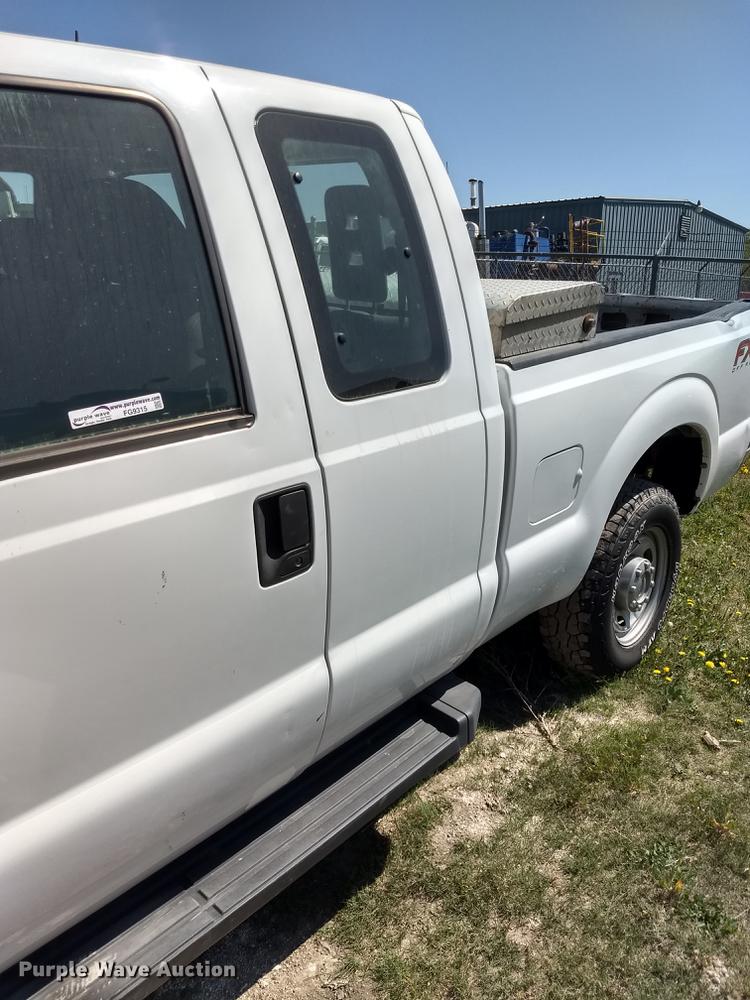 image for item FG9315 2012 Ford F250 Super Duty FX4 SuperCab pickup truck
