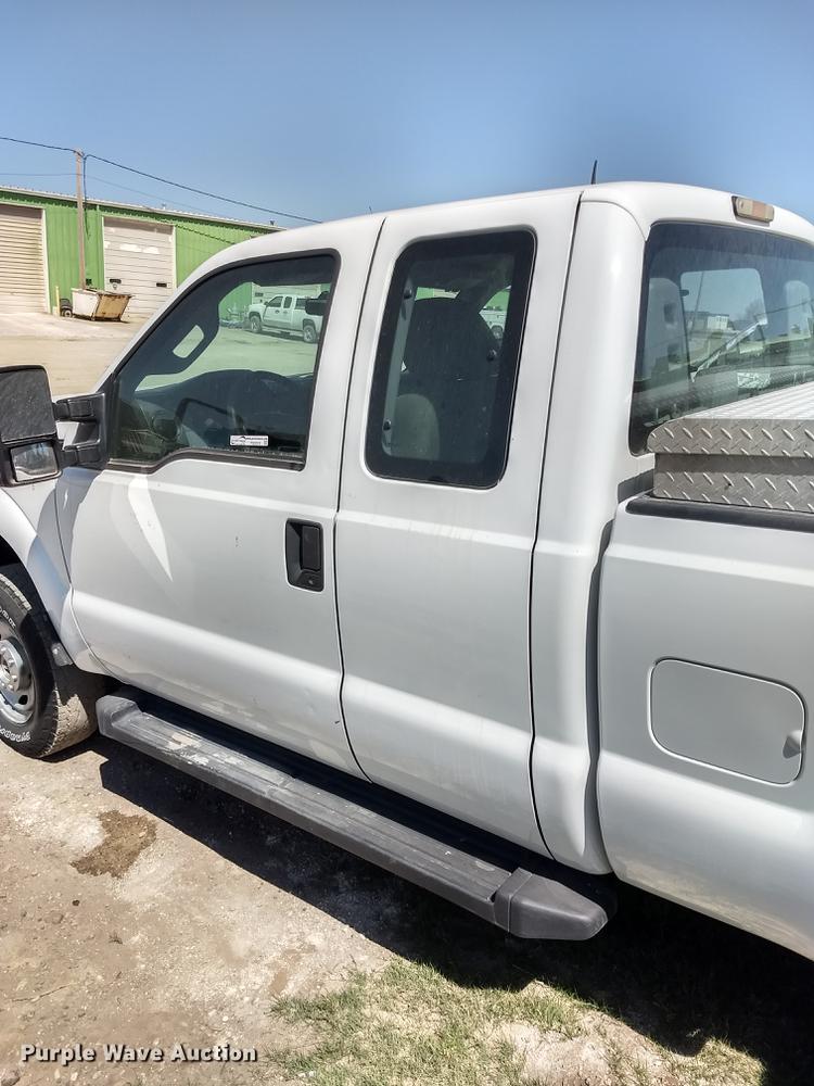 image for item FG9315 2012 Ford F250 Super Duty FX4 SuperCab pickup truck