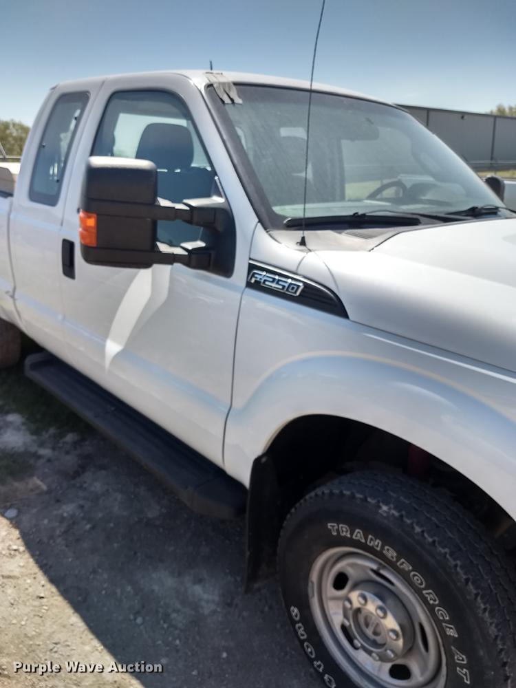 image for item FG9315 2012 Ford F250 Super Duty FX4 SuperCab pickup truck