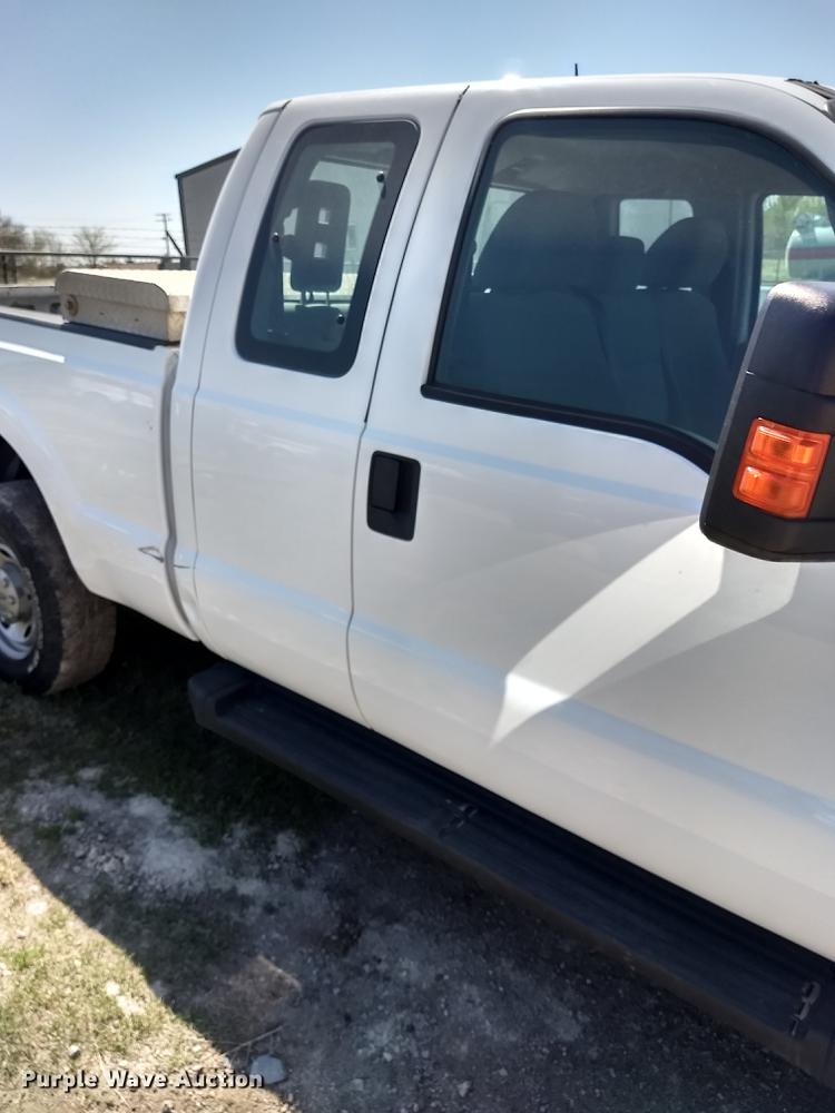 image for item FG9315 2012 Ford F250 Super Duty FX4 SuperCab pickup truck