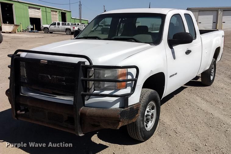 image for item FG9316 2010 GMC Sierra 2500HD Ext. Cab pickup truck