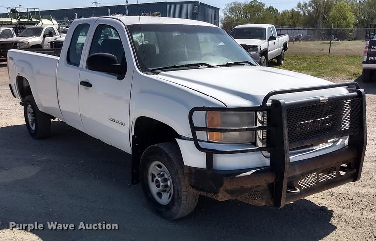 image for item FG9316 2010 GMC Sierra 2500HD Ext. Cab pickup truck