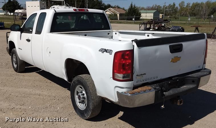 image for item FG9316 2010 GMC Sierra 2500HD Ext. Cab pickup truck