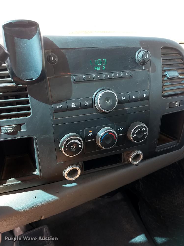 image for item FG9316 2010 GMC Sierra 2500HD Ext. Cab pickup truck