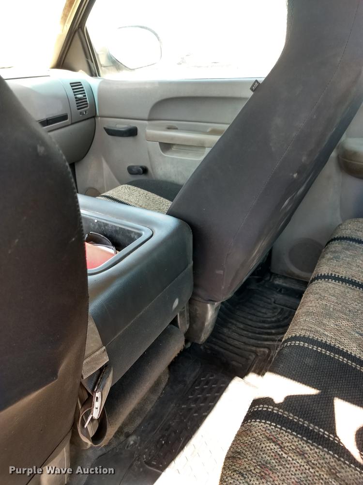 image for item FG9316 2010 GMC Sierra 2500HD Ext. Cab pickup truck