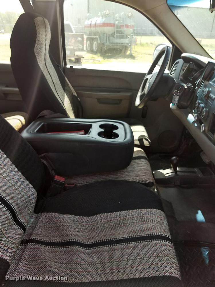 image for item FG9316 2010 GMC Sierra 2500HD Ext. Cab pickup truck