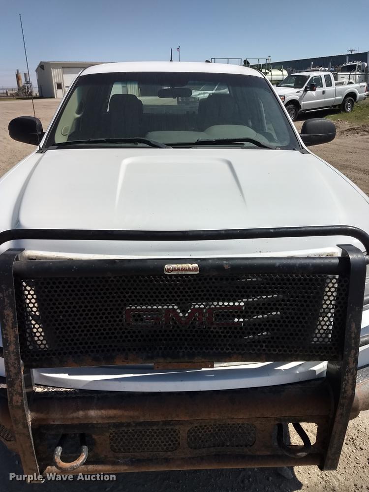 image for item FG9316 2010 GMC Sierra 2500HD Ext. Cab pickup truck